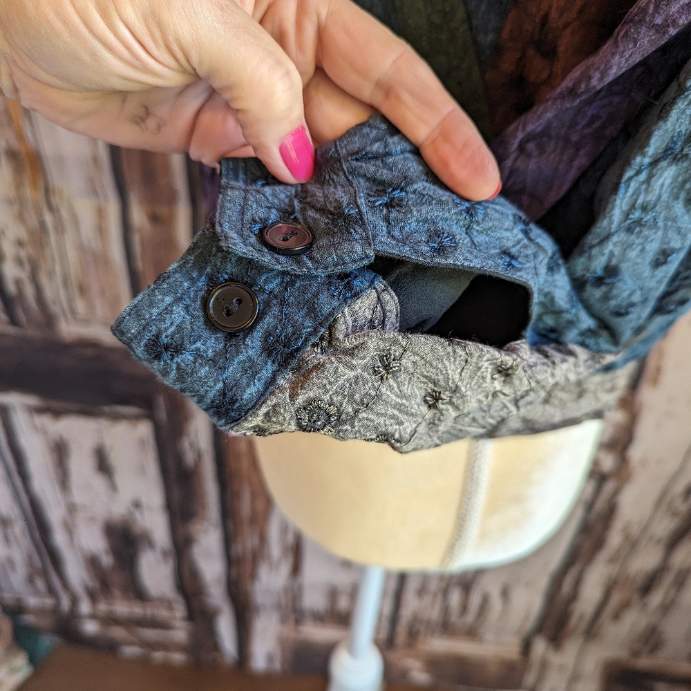 Sacred threads down jacket - Picture 2 of 10